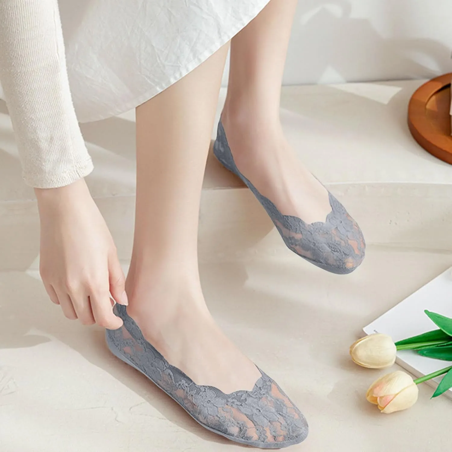 5 Pairs Lace Non Slip Socks for Women, Fashion Liner No Show Socks Thin Mesh Boat Liner Socks Stretchy Casual Socks