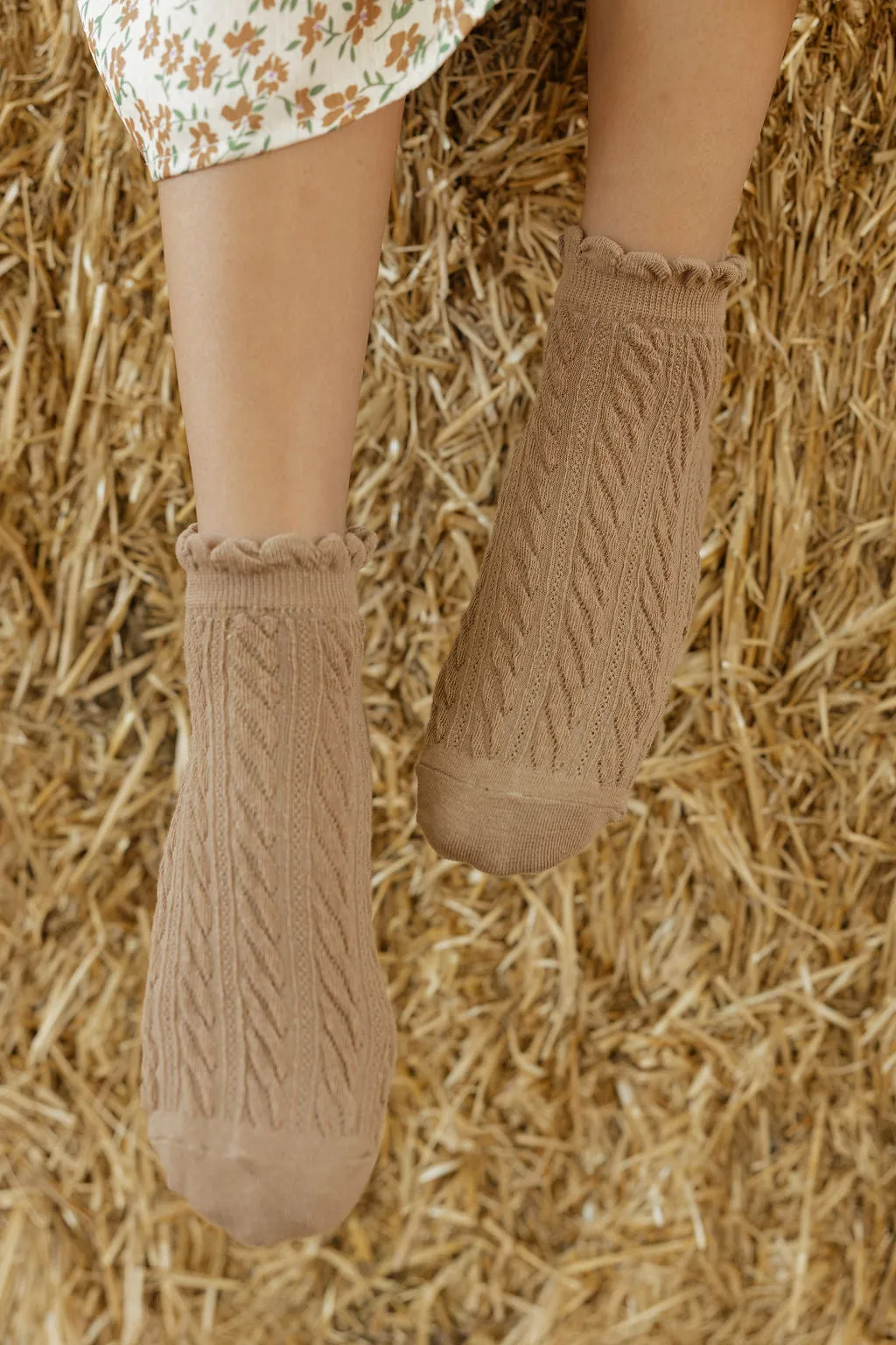 Cable Knit Twist Socks-Brown