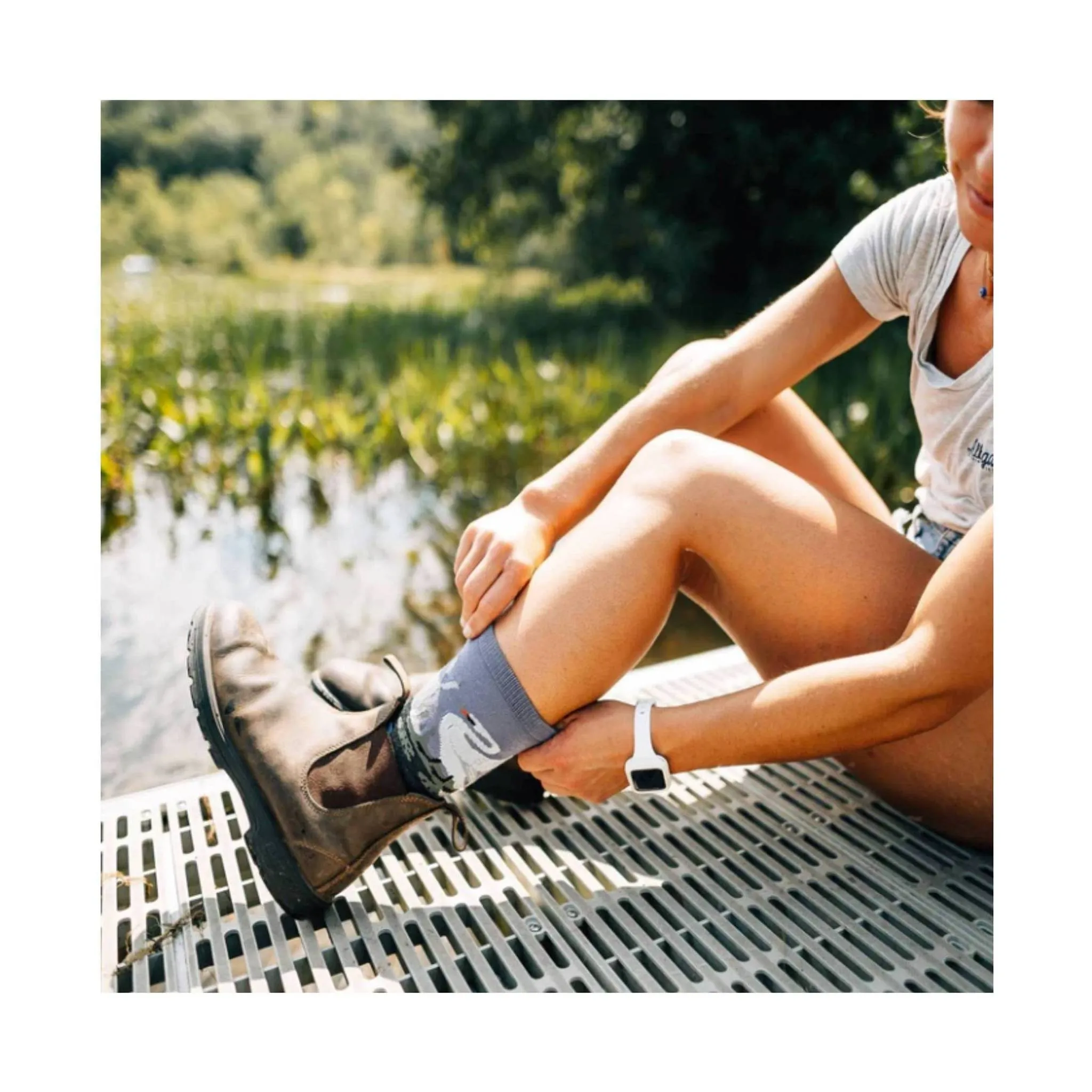 Darn Tough Vermont Women's Wild Life Lightweight Lifestyle Crew - Charcoal