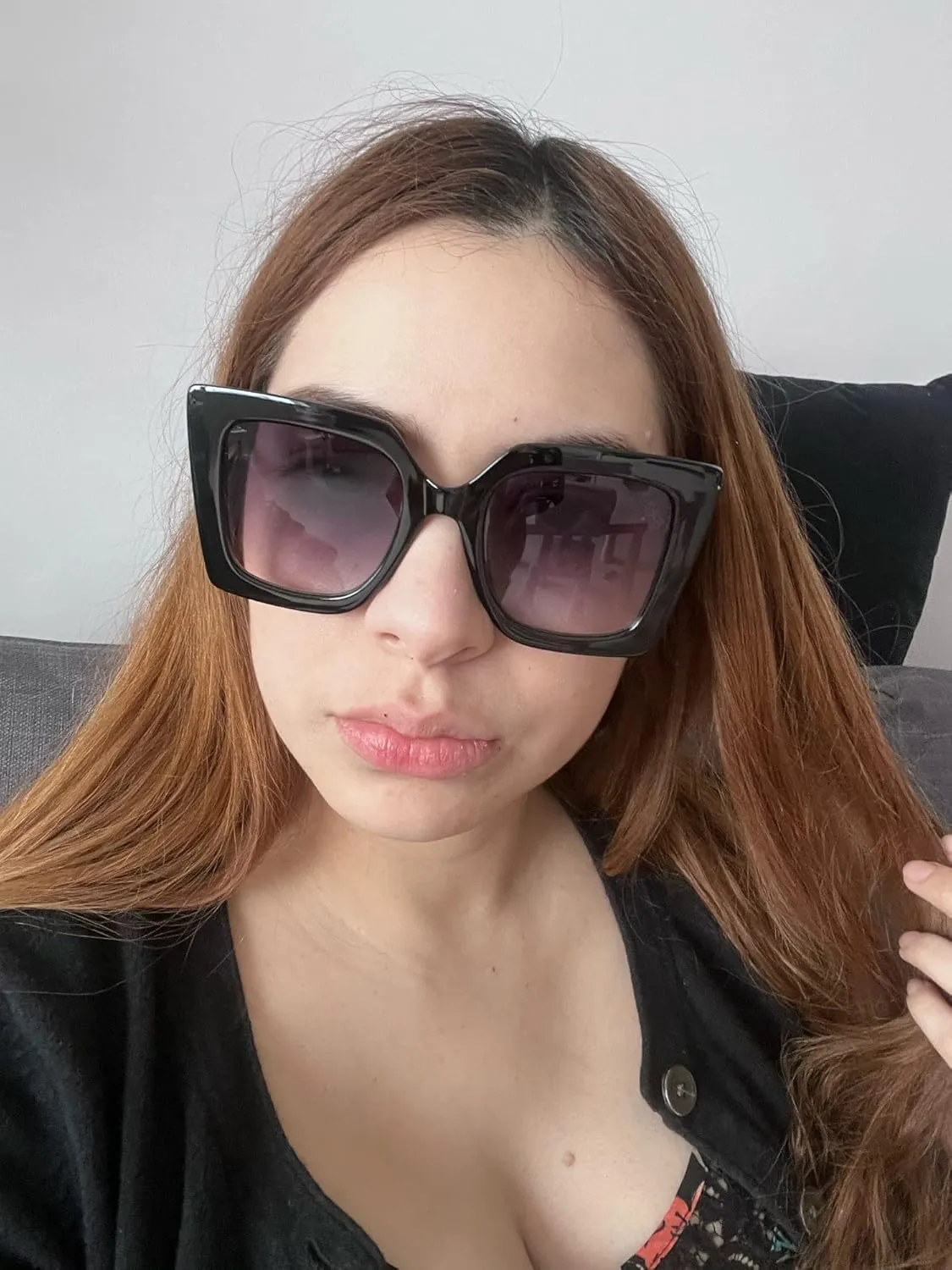 FEISEDY Sunglasses Womens Trendy, Oversized Square Shades, Pearl Inlay Cat Eye Frame UV400 Protection B2625