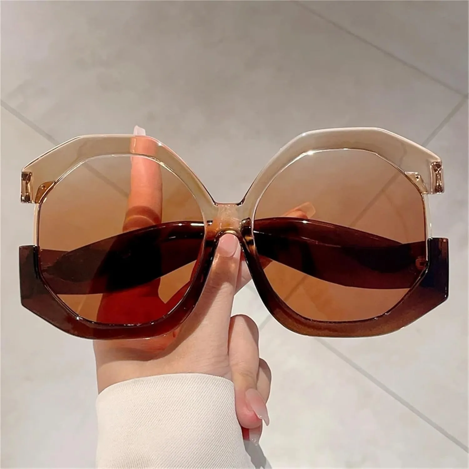 Round Sunglasses Women Fashion Vintage Outdoor Vacation Shades