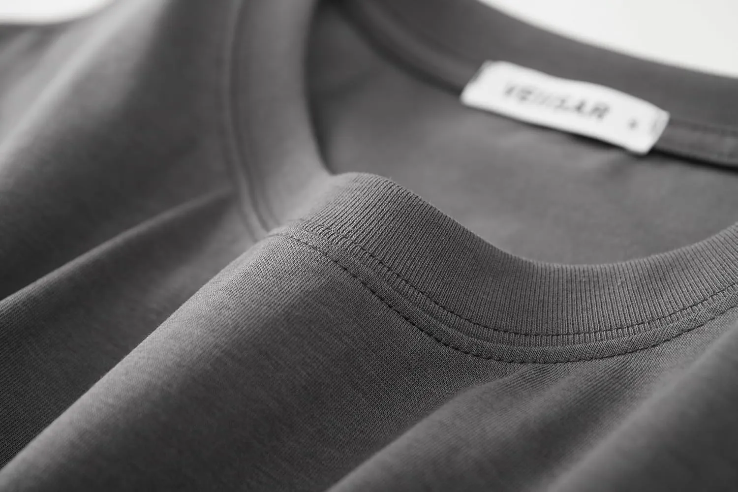 VEIISAR Men's Midweight Crew Neck T-Shirt - 210GSM Soft Cotton Blend, Regular Fit for Cooling Comfort