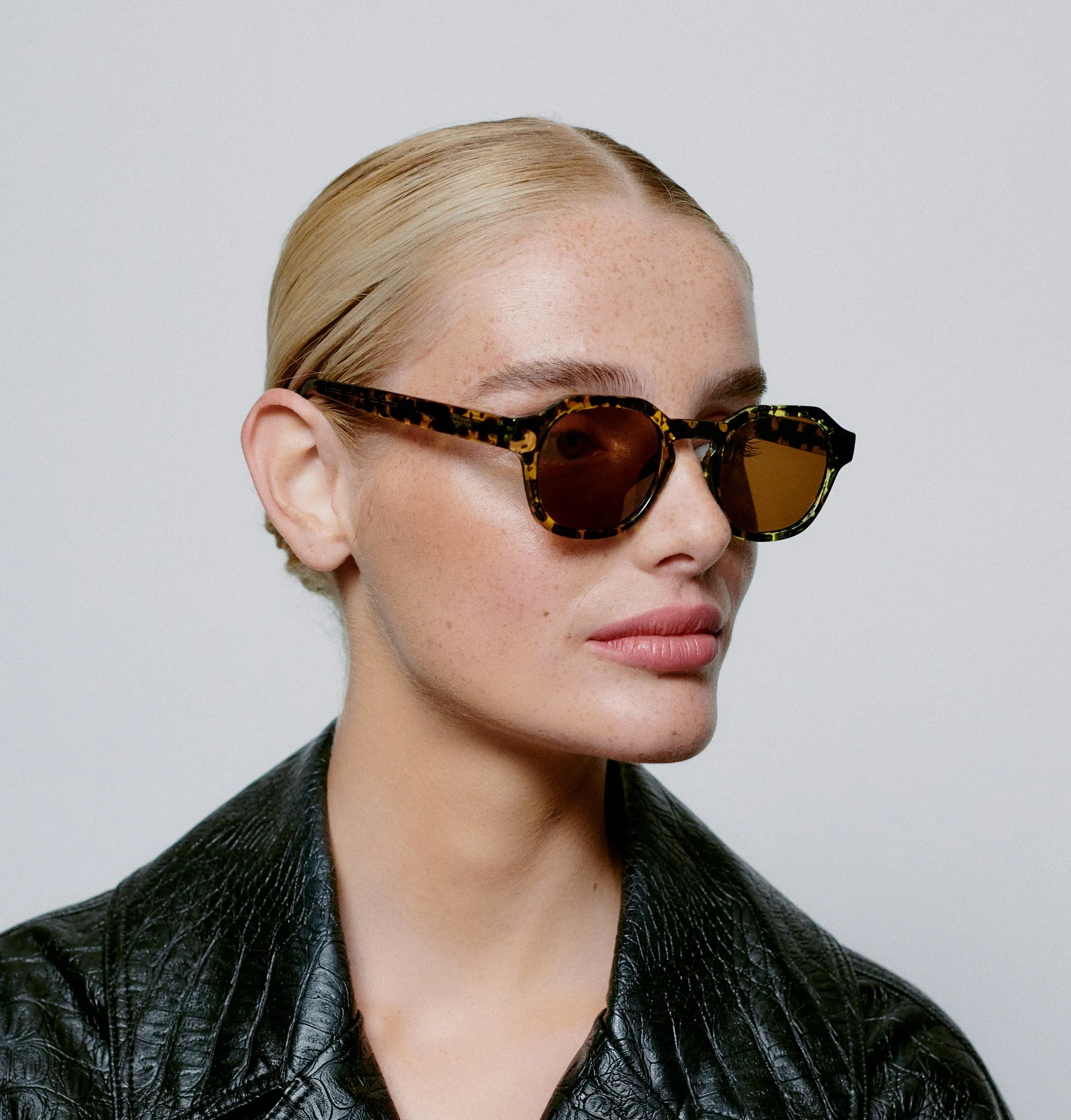 Zan Sunglasses - Black / Yellow Transparent